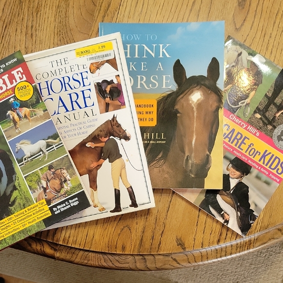 Equestrian Book Collection - Picture 1 of 6
